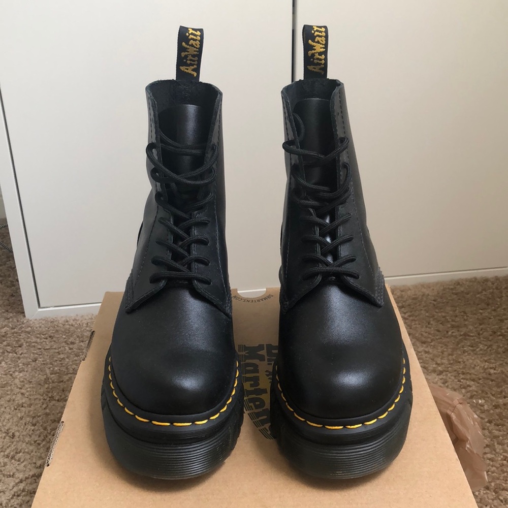 Dr. Martens Audrick 8 eye Boots